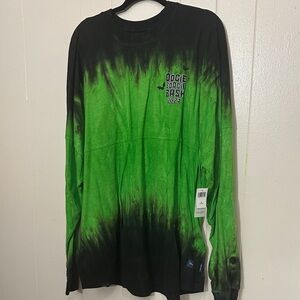 NWT Oogie Boogie Bash 2024 Green and Black Tie-Dye Long Sleeve Shirt